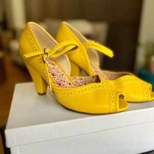 Bettie Page by Ellie Bright Yellow Mary Jane Heels